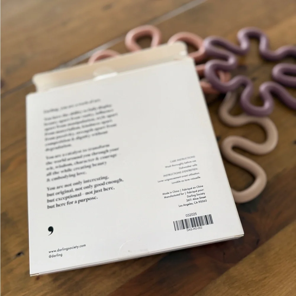Darling Wavy Silicone Trivets - Pink, Purple, Beige - Picture 4 of 4